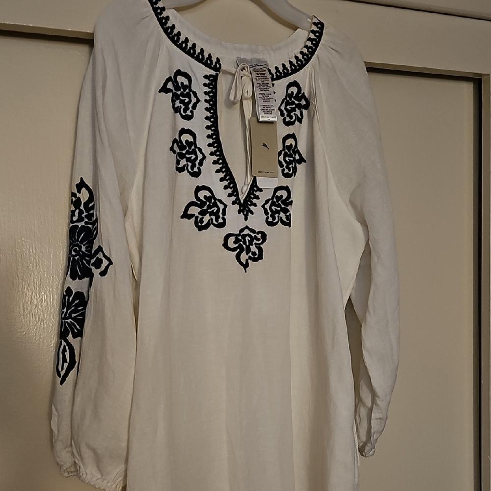 Tommy Bahama White and Black Long Sleeve Embellished Mini Dress Or Tunic.